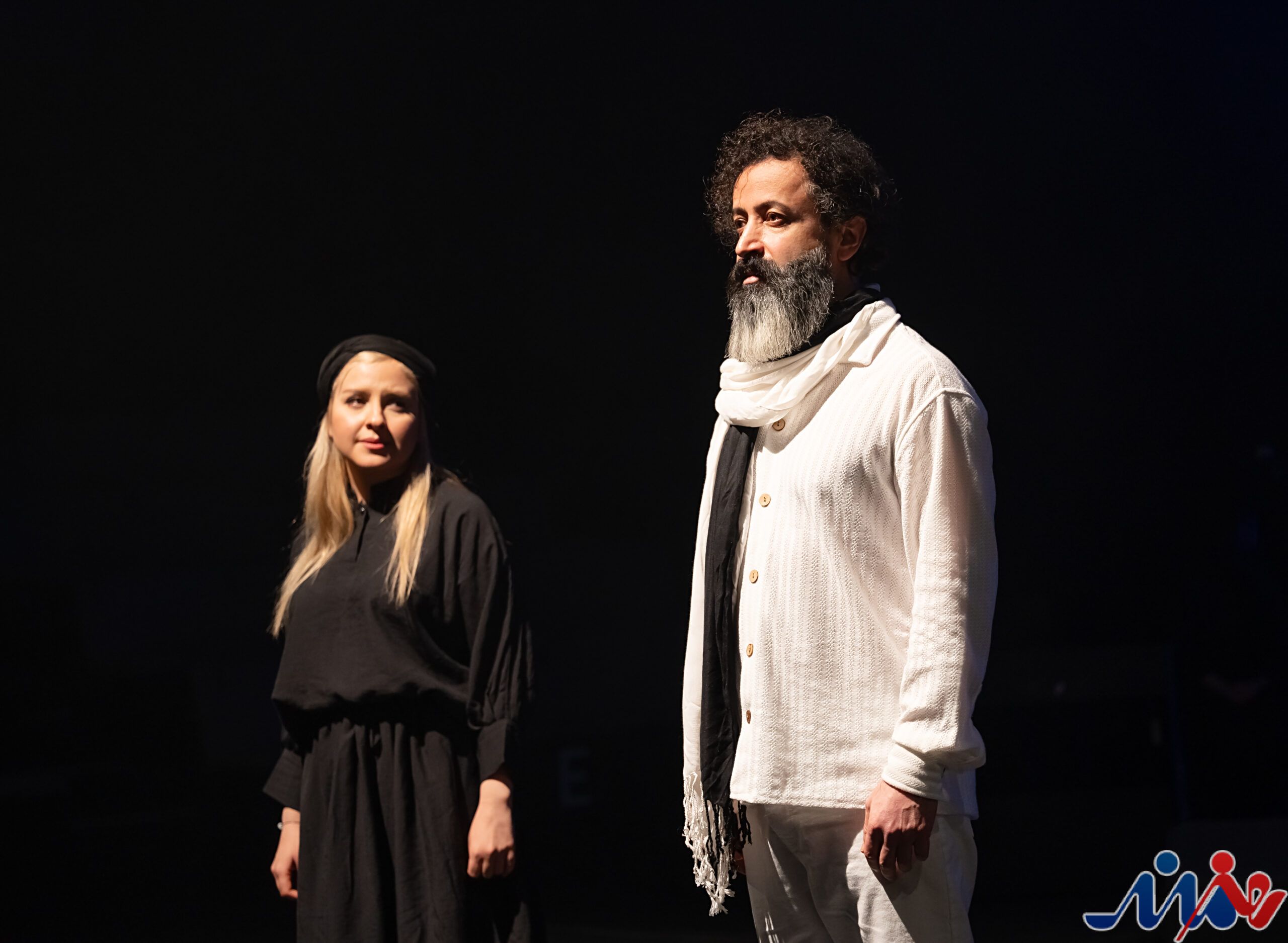 این نمایش روایت عاشقانه‌‌هایی زنانه است