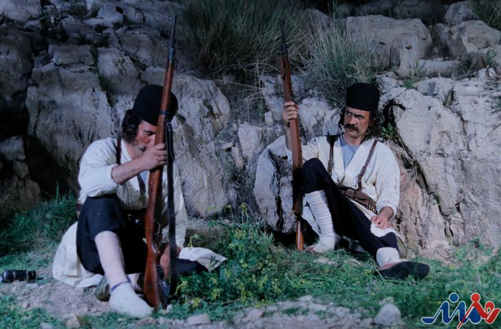 فیلم مستند "تفنگداران جنوب"با پایان یافتن فیلمبرداری قسمتهای بازسازی و مجموعه ای از مصاحبهها،روی میز تدوین رفت.