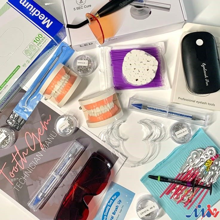 زیبایی بی‌خطر با خدمات تخصصی پیرسینگ و نگین دندان