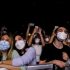 تماشاگران با ماسک در کنسرت موسیقی حاضر شدند