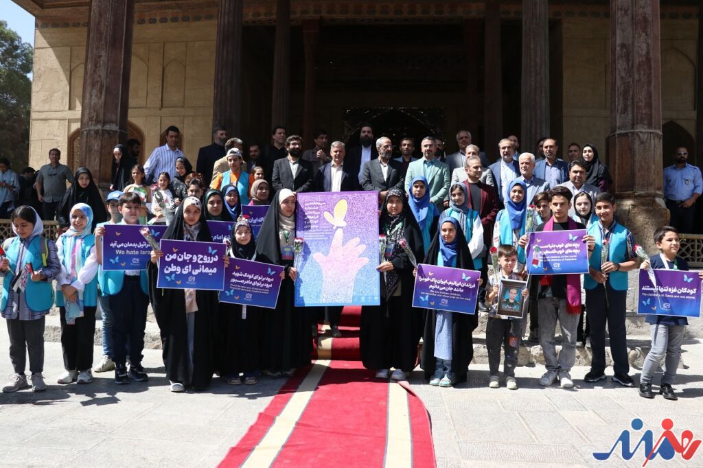 رونمایی پوستر جشنواره بین المللی فیلم کودکان و نوجوانان/ فرصتی برای بازآفرینی خاطرهها و بازگویی رشادتها با تصویر