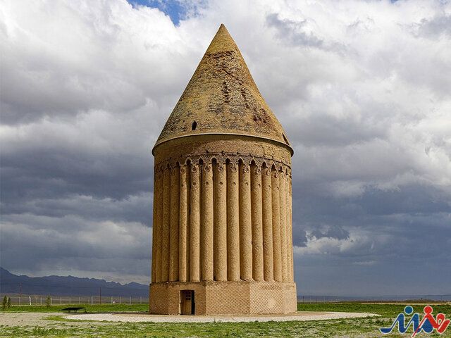 برج تاریخی رادکان نمادی از تاریخ، فرهنگ و علم ایرانیان است