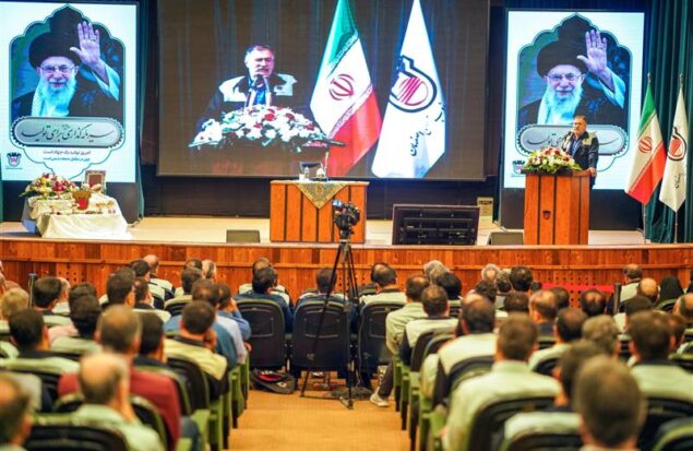 چشم انداز ذوب آهن اصفهان با همدلی تلاشگران این مجتمع، روشن است