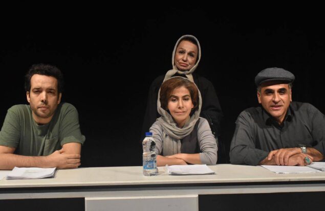 نمایشنامه قبر به کارگردانی سهیلا تیلاوی