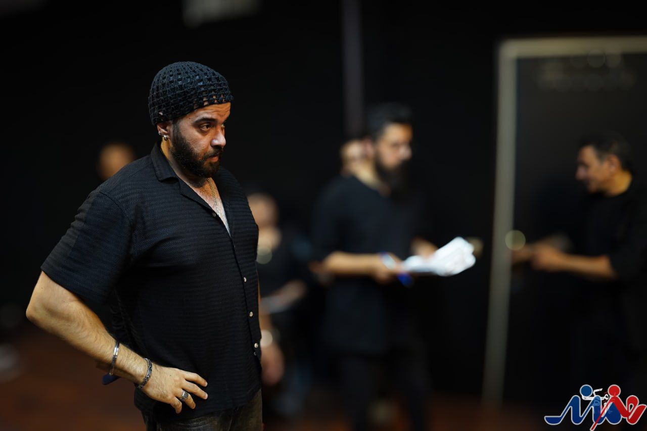 کافه مک ادم روی صحنه می رود