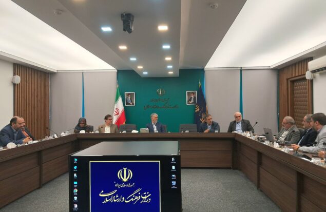 بررسی مسائل و چالش‌های هنرهای تجسمی