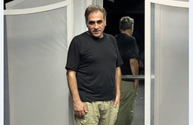 به گزارش هنرمندنیوز، نمایش «آوازخوان طاس»نوشته "اوژن یونسکو" با بازی محمدرضاچاپاریان روی صحنه می رود؛ نمایشی با طراحی و کارگردانی فرشید هدی که به‌زودی در مجموعه تئاتر شهر اجرا خواهد شد.