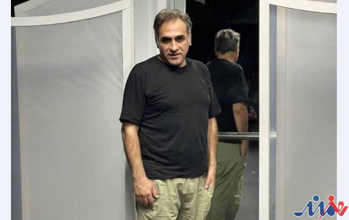 به گزارش هنرمندنیوز، نمایش «آوازخوان طاس»نوشته "اوژن یونسکو" با بازی محمدرضاچاپاریان روی صحنه می رود؛ نمایشی با طراحی و کارگردانی فرشید هدی که بهزودی در مجموعه تئاتر شهر اجرا خواهد شد.