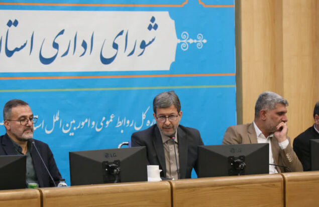 به گزارش هنرمندنیوز: او با ظاهری آرام، اما باطنی پرشور، حقیقتاً در حال دوندگی خستگی ناپذیر است؛ به تمام نقاط سرکشی می‌کند و از جزئیات امور آگاه می‌شود.