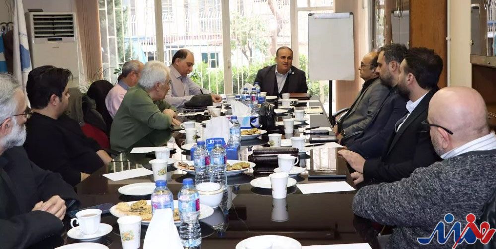 به گزارش هنرمندنیوز، انجمن صنفی شرکت‌های حمل‌ونقل بین‌المللی ایران در یک هفته اخیر انتخابات تعیین رئیس و نواب رئیس بخش‌های تخصصی خود از جمله بخش جاده‌ای، مالیاتی و بیمه تأمین اجتماعی و گمرک، ترانزیت و بیمه را برگزار کرد.