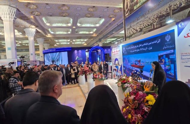 به گزارش هنرمندنیوز به نقل از روابط عمومی و اطلاع‌رسانی نمایشگاه: نهمین نمایشگاه حمل ونقل و لجستیک امروز یکشنبه 23 آذرماه 1404 در مصلی امام خمینی(ره) تهران گشایش یافت. رویدادی که از همان ساعات ابتدایی، یک تفاوت مهم با دوره‌های پیشین را به رخ کشید.