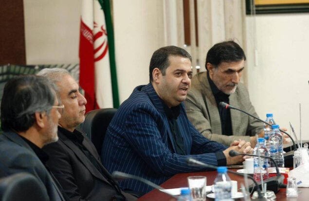 به گزارش هنرمندنیوز: در مراسمی با حضور  توسلی امور شرکت‌ها و نها‌های مالی بانک کشاورزی، سید حمید سیدی عضو هیأت مدیره بانک کشاورزی، آرش جهانگیرزاده مدیرعامل شرکت مهر۷۸، نصرالله انصاری مدیرکل حراست بانک کشاورزی، علی‌اکبر افخمی به عنوان مدیرعامل بزرگترین زنجیره تولید تخم مرغ کشور معرفی شد و از خدمات علی تقوی‌فر تقدیر به عمل آمد.