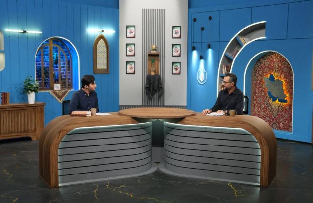 به گزارش هنرمندنیوز: شیرینی این اجرا نه در شوخی‌های کوچک یا مهارت‌های معمول استودیویی، که در همان کیفیت نادری است که در هر برنامه‌ای شکل بگیرد، شانس آن را برای دیده شدن بالا می‌برد و –حداقل- سلیقه بخشی از جامعه را تأمین می‌کند.