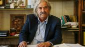 به گزارش هنرمندنیوز: در حالی که فشارهای تورمی و وابستگی شدید به نهاده‌های انرژی، ساختار اقتصادی این کشور را با ده چالش جدی روبه‌رو کرده است، کارشناسان معتقدند بهره‌گیری از ده فرصت استراتژیک، از جمله در حوزه‌های فناوری‌ و صنایع دفاعی، می‌تواند مسیر خروج از این بحران را هموار کند.