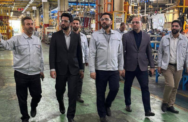 به گزارش هنرمندنیوز: در جریان بازدید دکتر دهدشتی قائم‌مقام سازمان تأمین اجتماعی از خطوط تولید گروه خودروسازی سایپا، تأکید ویژه‌ای بر هم‌افزایی میان تولید داخلی و نظام بیمه‌ای صورت گرفت.