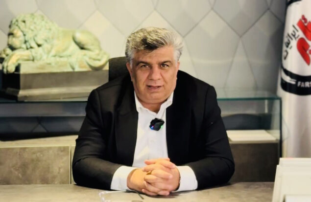 به گزارش هنرمندنیوز: مدیرعامل شرکت، کاظم عبادی، در مصاحبه‌ای با اشاره به اهمیت هوشمندسازی در صنعت حمل‌ونقل گفت: «هوشمندسازی دیگر یک انتخاب نیست بلکه یک ضرورت اجتناب‌ناپذیر برای حفظ پایداری و رقابت در بازار است.» ایشان افزودند که فارس‌تایر با هدف بهبود کیفیت خدمات، کاهش هزینه‌ها و افزایش ایمنی، به صورت جدی به دیجیتالی‌سازی فرآیندهای انبارداری، لجستیک و بهره‌گیری از هوش مصنوعی برای پیش‌بینی تقاضا و فروش می‌پردازد.